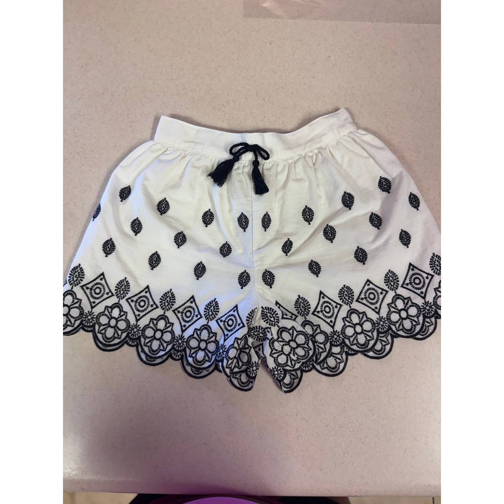 Girls White Black Embroidered Scalloped Hem Tassel Shorts Size 5/6 Cotton Boho